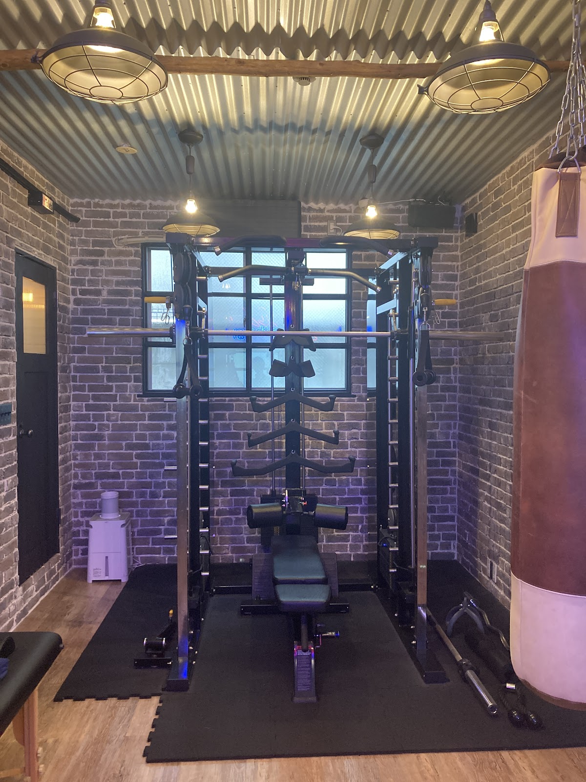 カタルシックスジム 恵比寿店 CATHARSIX GYM 1